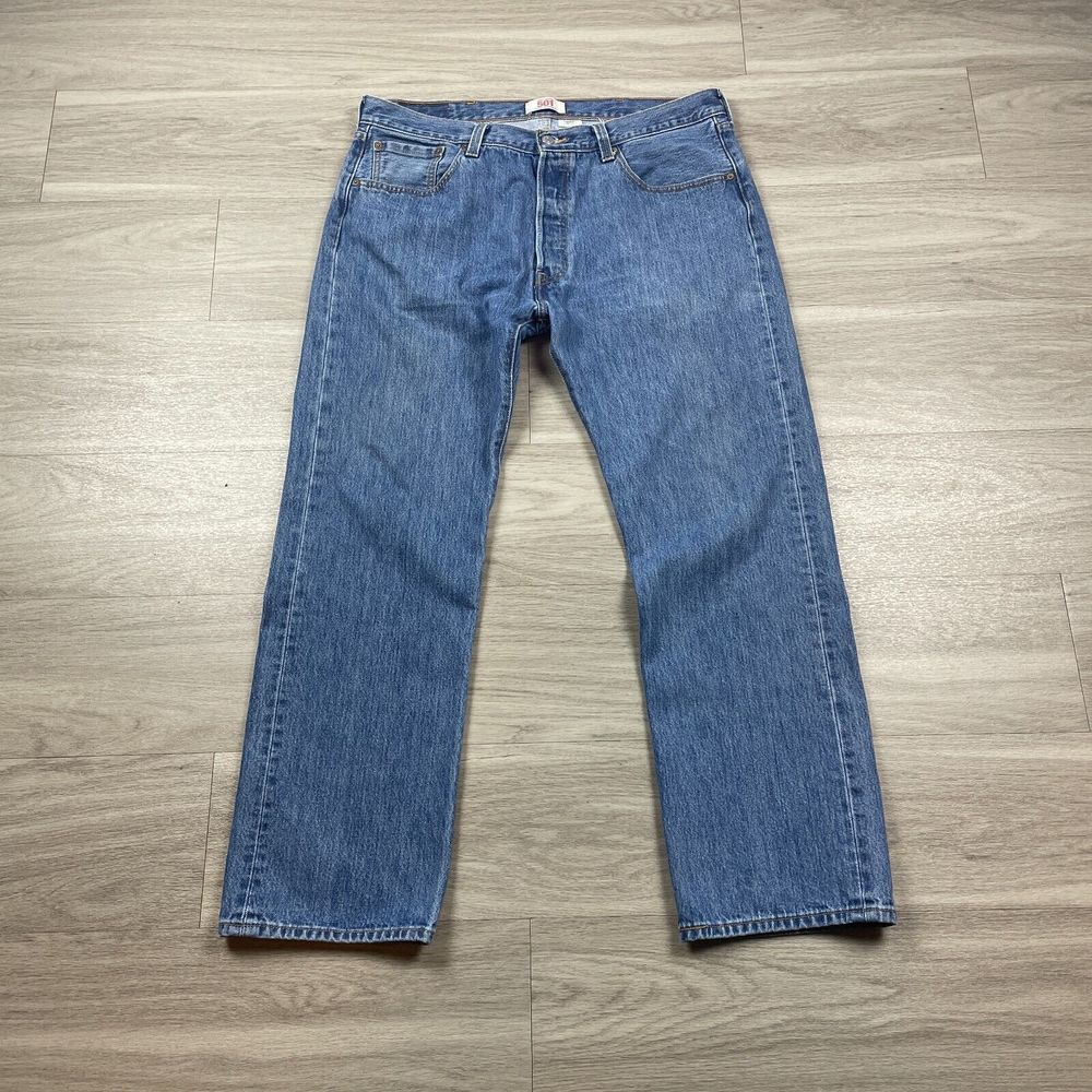 Levis 501 Jeans Mens 38x32 Blue Button Fly Straight Denim Y2K